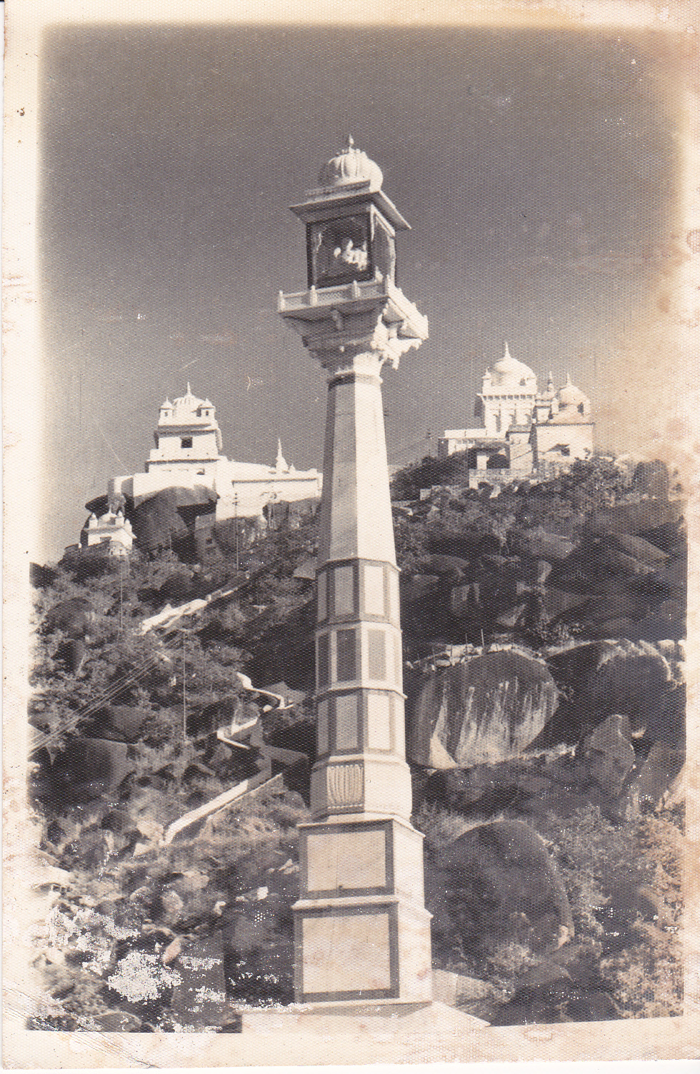 Jain Temple Jubbalpore.jpg