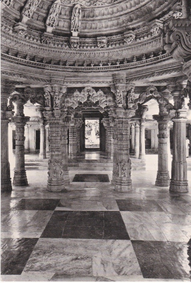 Mount Abu Delwara Temple central view
